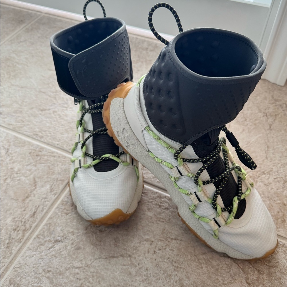 Under Armour HOVR Sneakers - Picture 2 of 5